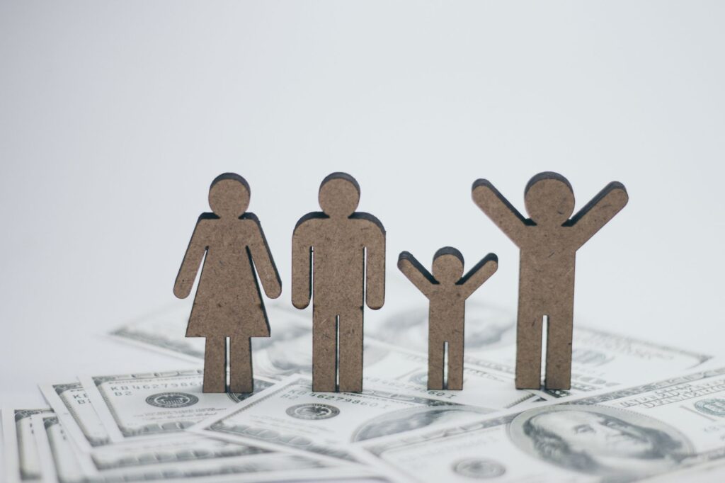 Cómo planificar las finanzas familiares ante variaciones de ingresos