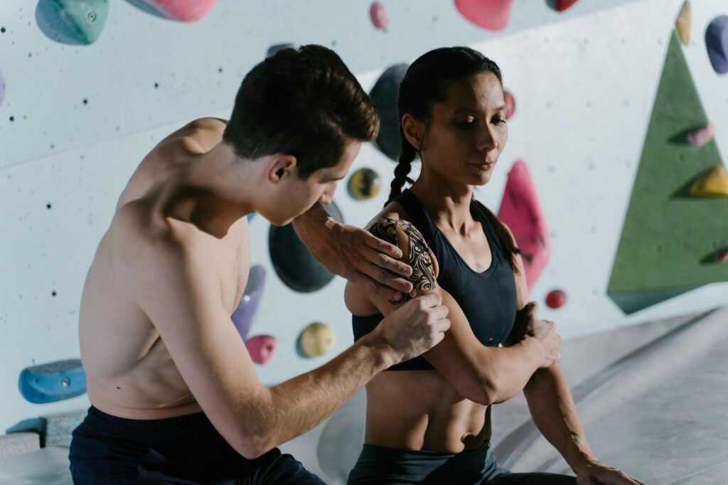 Prevención y manejo de lesiones musculares con señales, primeros auxilios y recuperación